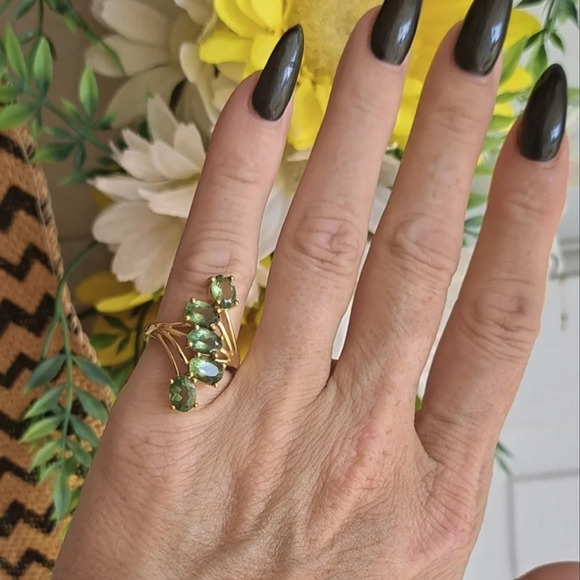 Natural Green Apatite 5 Stone Elongated Ring. - Picture 7 of 7